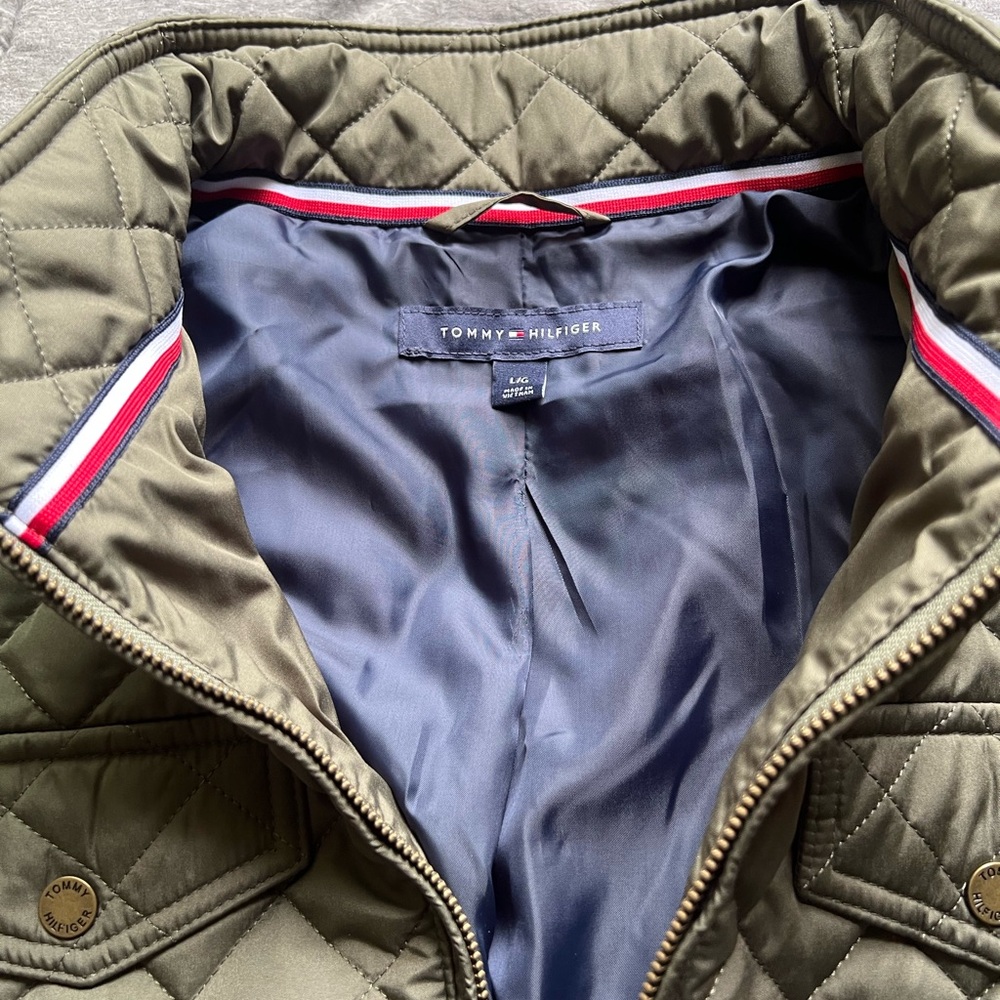 Tommy Hilfiger Quilted Olive Jacket - Picture 4 of 7